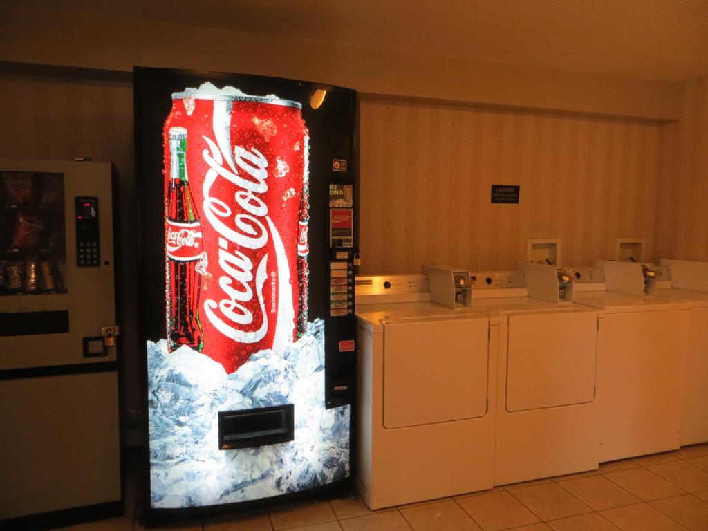 Ramada Limited Calgary Ξενοδοχείο Εξωτερικό φωτογραφία