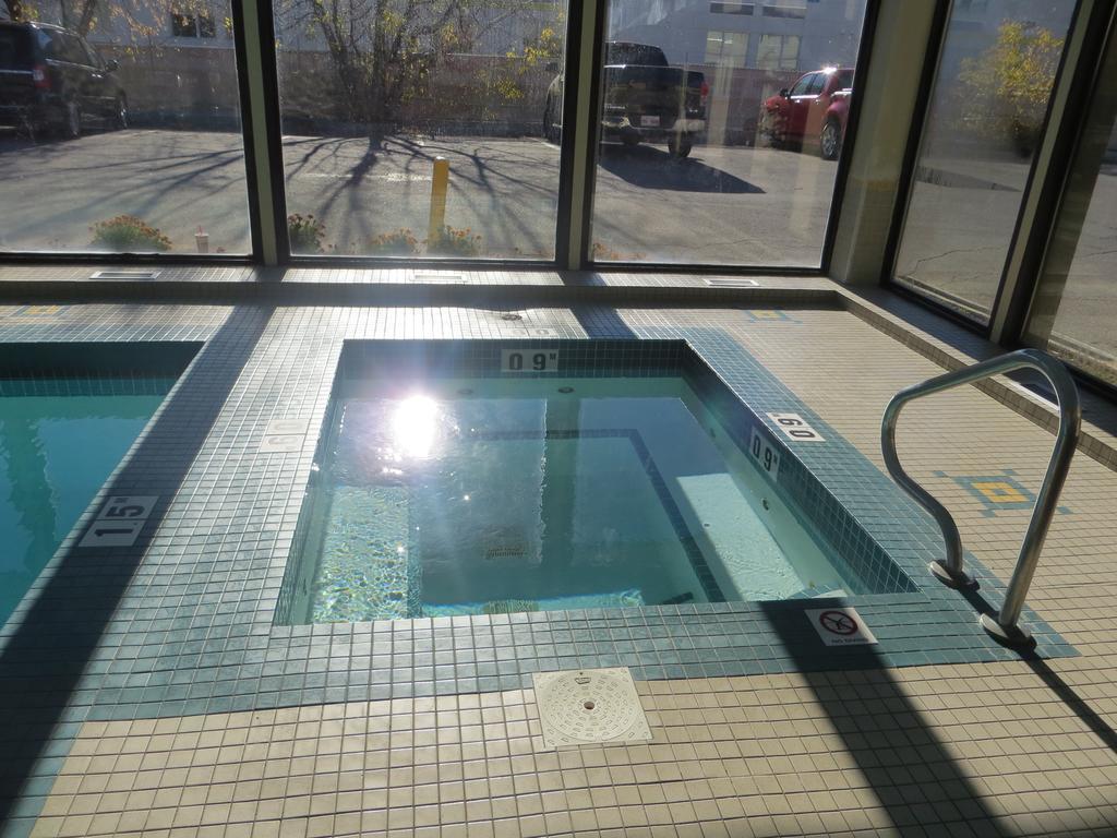 Ramada Limited Calgary Ξενοδοχείο Εξωτερικό φωτογραφία
