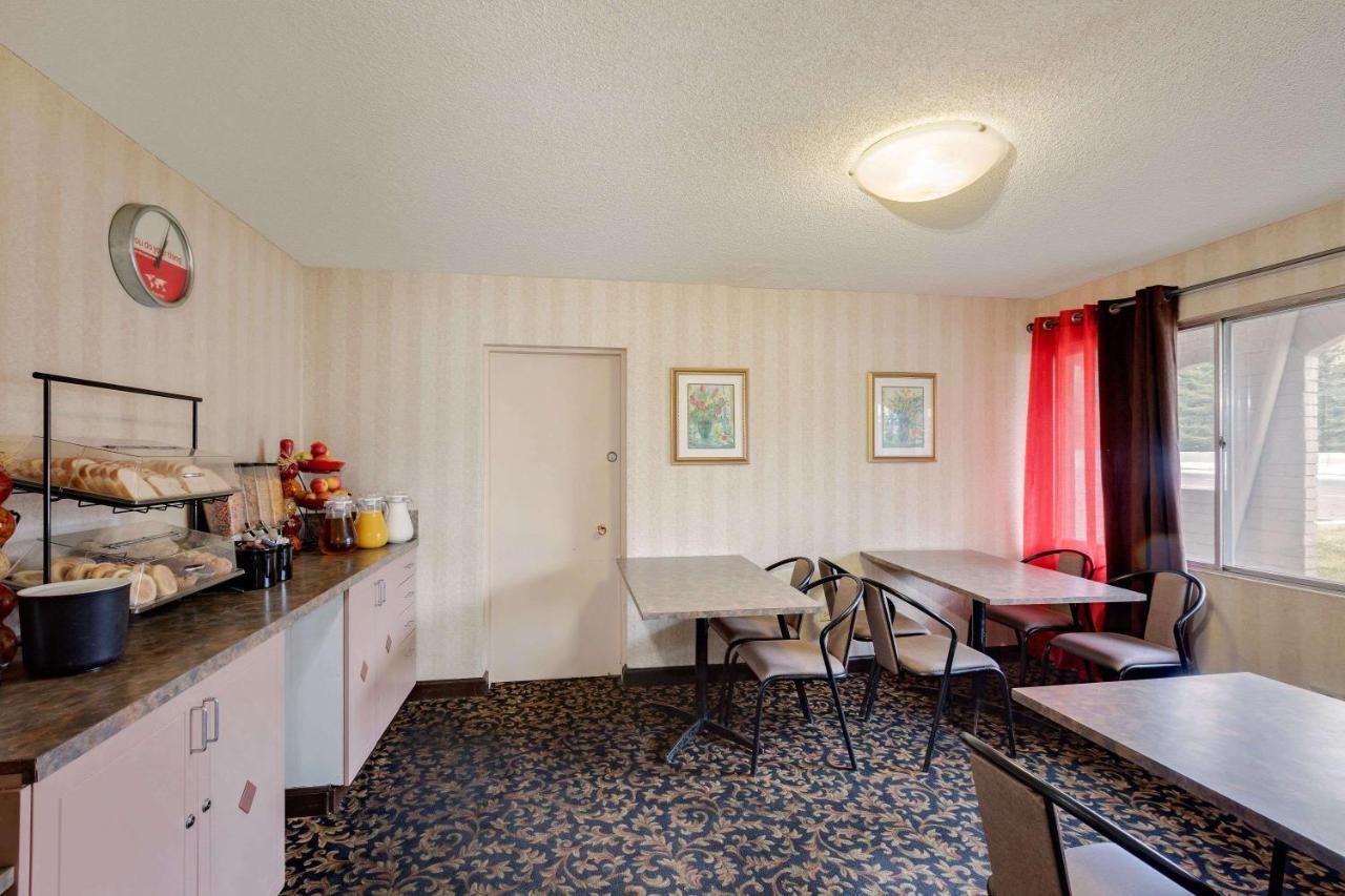 Ramada Limited Calgary Ξενοδοχείο Εξωτερικό φωτογραφία