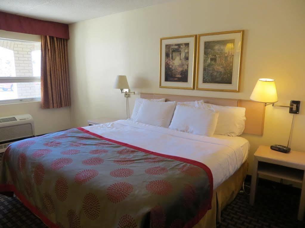 Ramada Limited Calgary Ξενοδοχείο Εξωτερικό φωτογραφία